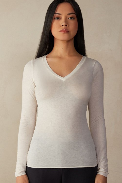 Intimissimi V-neck top in Modal Ultralight with Cashmere Ivory - 231i - Vanilla | RYUZV-6283